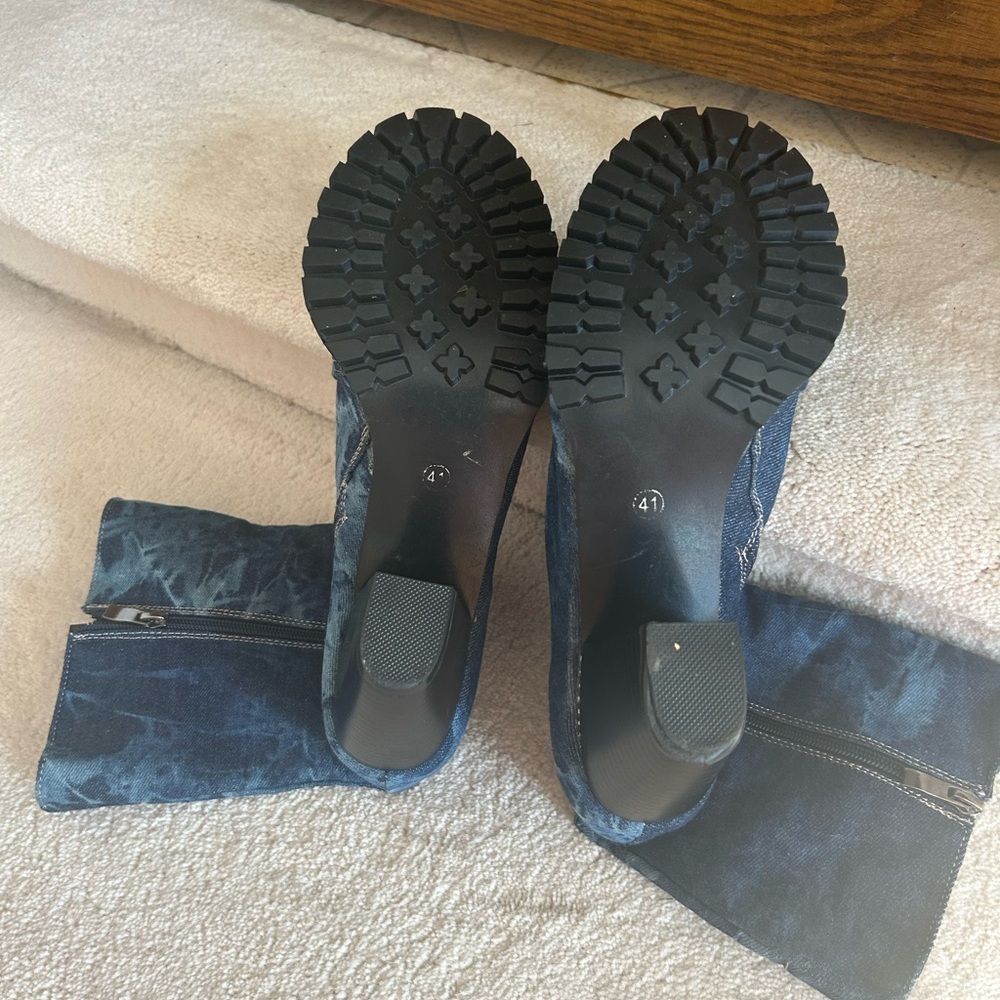 Ladies denim boots w useable pockets! Ladies Eu41. EUC only worn inside. - Picture 3 of 4